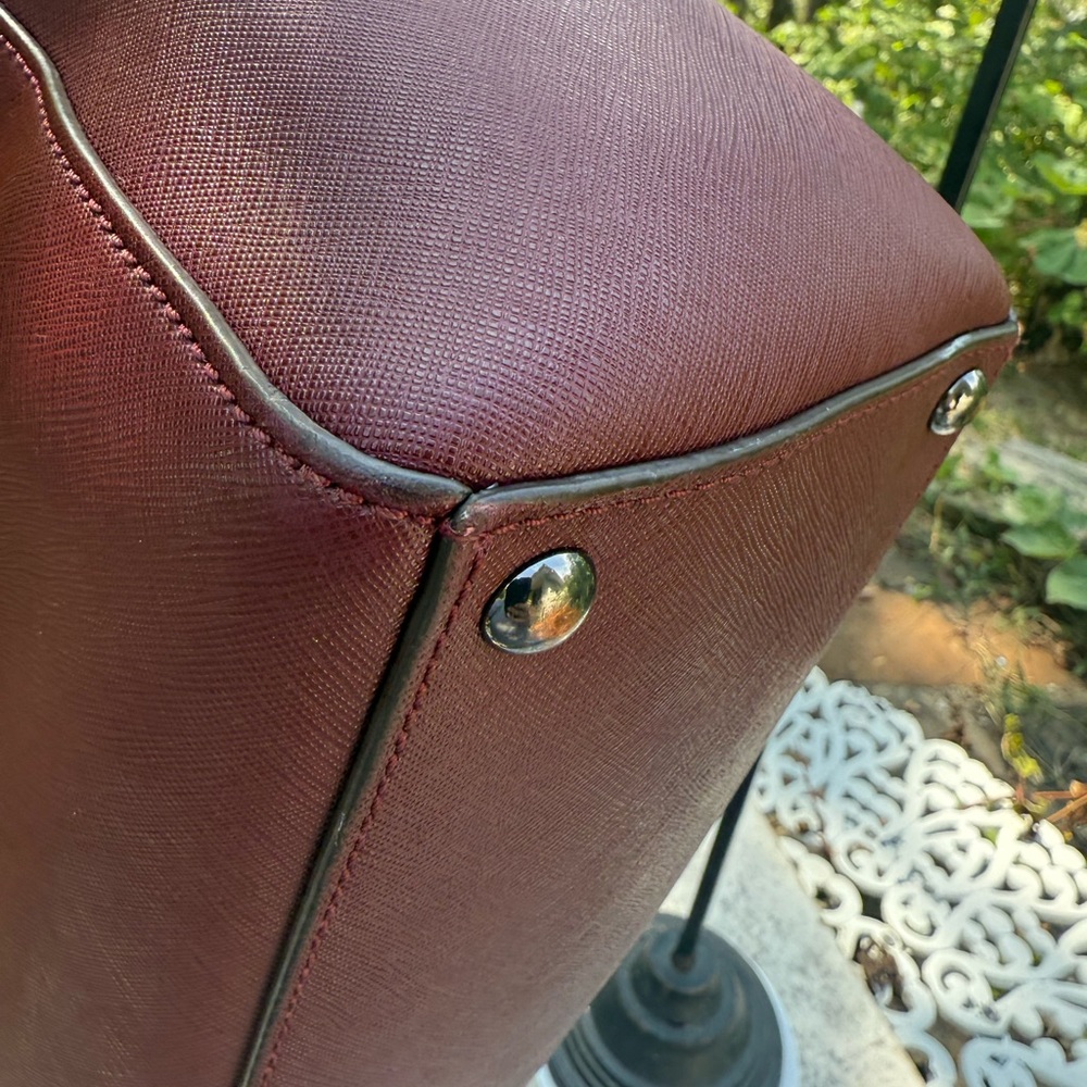 🍷✨ MICHAEL Michael Kors Burgundy Studded Leather Tote 👜 - Picture 9 of 12